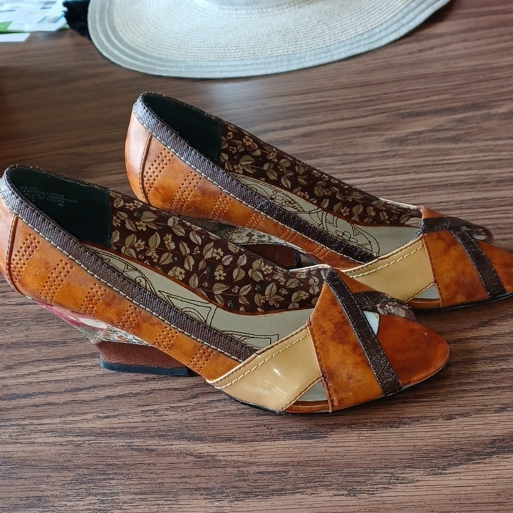 Bobbi Blu Paige Wedge Leather Peep toe Mixed media Browns floral Patchwork 7.5